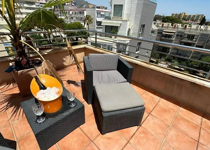 Atico Puerto Marina 2 Hab Con Piscina, 500M De La Plata