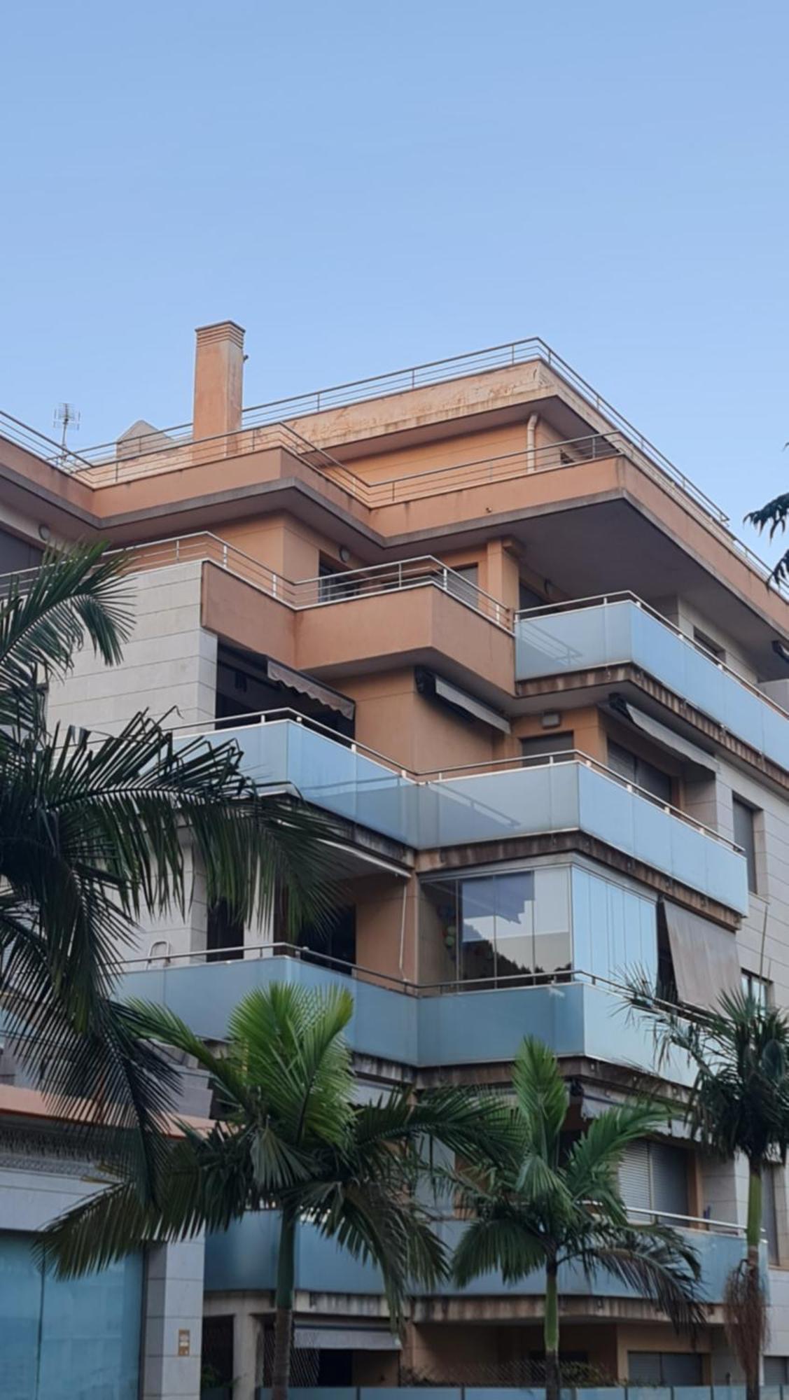 Apartament Atico Puerto Marina 2 Hab Con Piscina, 500m De La Plata