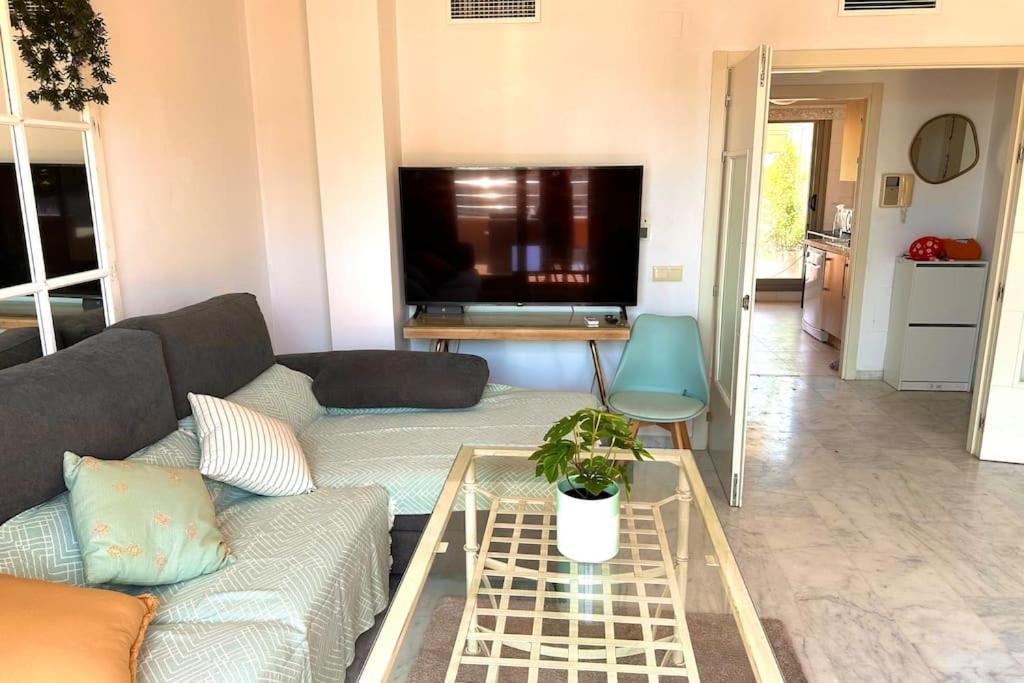 Apartament Atico Puerto Marina 2 Hab Con Piscina, 500m De La Plata